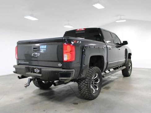 Used 2018 Chevrolet Silverado 1500 LTZ Z71 w/ LTZ Plus Package image 9