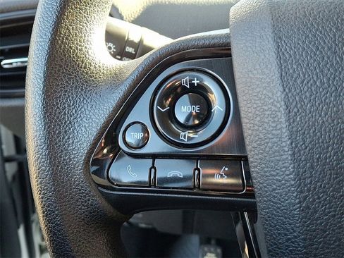 Used 2019 Toyota Prius LE image 21