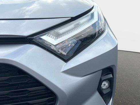 Used 2022 Toyota RAV4 XLE Premium image 40