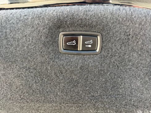 Used 2020 Porsche Taycan 4S AWD/4WD image 30
