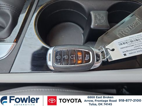 Used 2023 Hyundai Elantra Limited FWD image 20