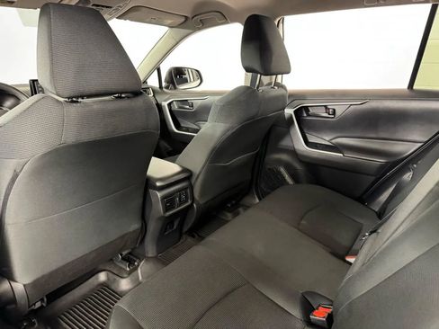 Used 2019 Toyota RAV4 LE AWD/4WD image 25