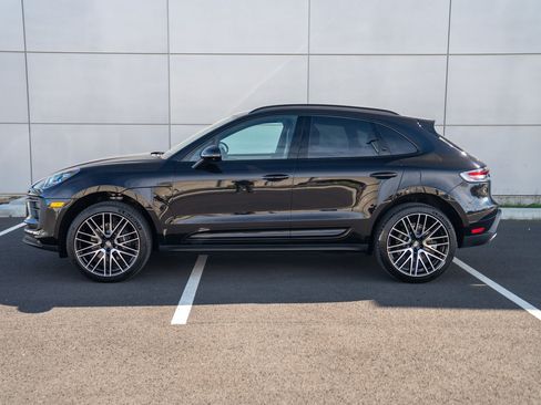 New 2026 Porsche Macan AWD/4WD image 2