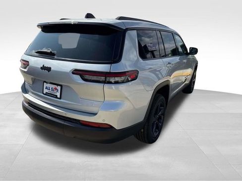 New 2025 Jeep Grand Cherokee L Altitude RWD image 24