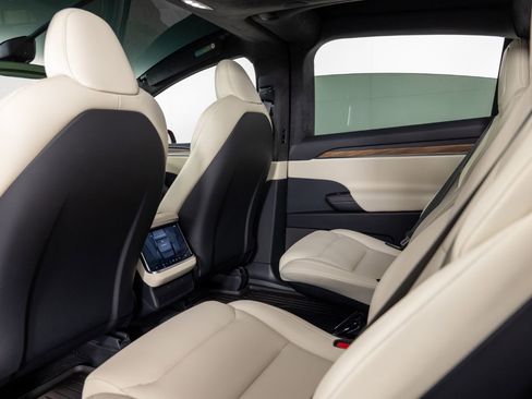 Used 2023 Tesla Model X image 20