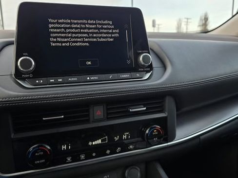 Used 2023 Nissan Rogue SV image 19