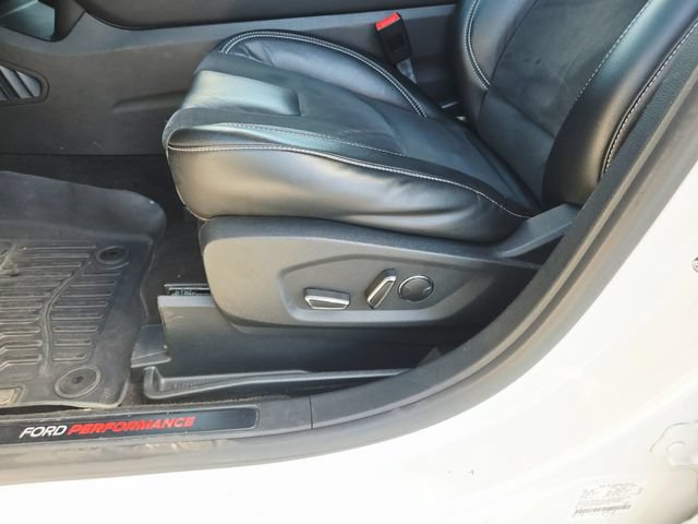 Used 2019 Ford Edge ST w/ Cold Weather Package AWD/4WD image 35