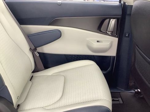 Used 2025 Kia Carnival SX Prestige FWD image 18