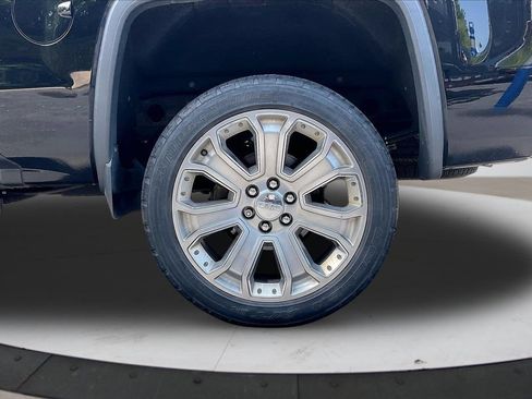 Used 2018 GMC Sierra 1500 Denali w/ Denali Ultimate Package AWD/4WD image 35