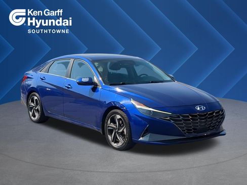 Used 2022 Hyundai Elantra SEL w/ Convenience + Premium Package FWD image 1