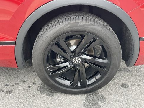 Used 2024 Volkswagen Tiguan SE R-Line image 33