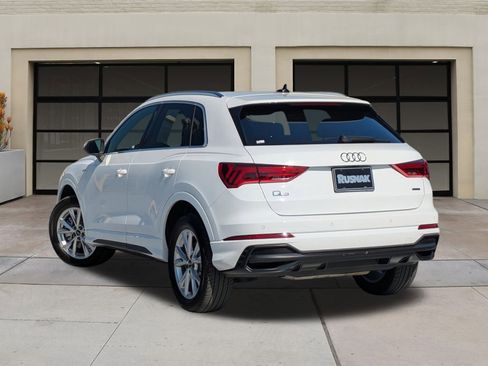 Used 2022 Audi Q3 2.0T Premium w/ Convenience Package image 2