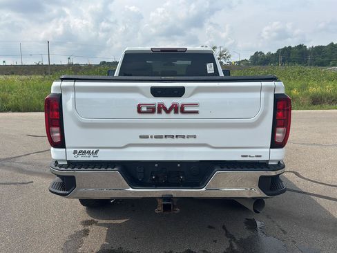 Used 2022 GMC Sierra 2500 SLE w/ SLE Convenience Package AWD/4WD image 4