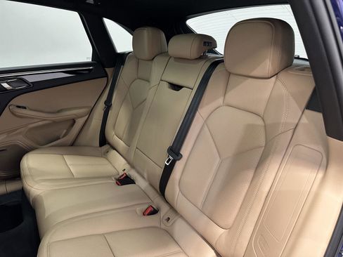 Certified 2026 Porsche Macan AWD/4WD image 35