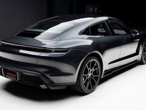 Used 2023 Porsche Taycan GTS image 30