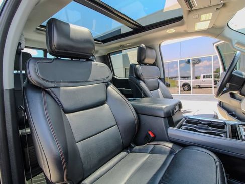 Used 2024 Ford F350 Lariat w/ Lariat Ultimate Package AWD/4WD image 19