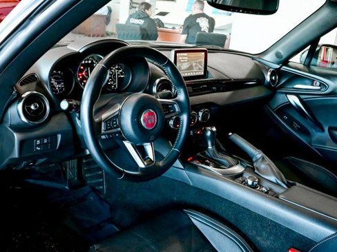 Used 2019 FIAT 124 Spider Lusso w/ Convenience Group image 22