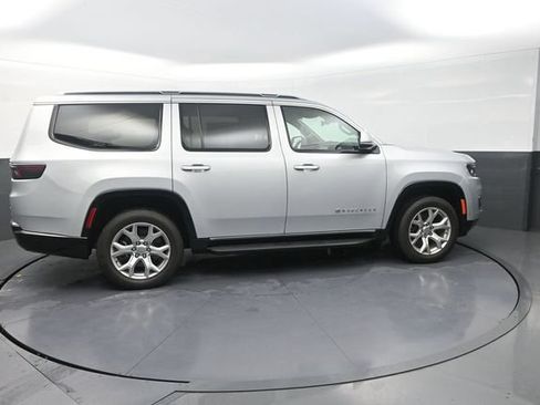 Used 2022 Jeep Wagoneer Series II AWD/4WD image 10