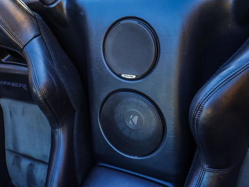 Used 2004 Dodge Viper SRT-10 image 40