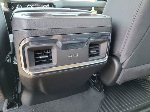 Used 2024 GMC Sierra 1500 Elevation image 6