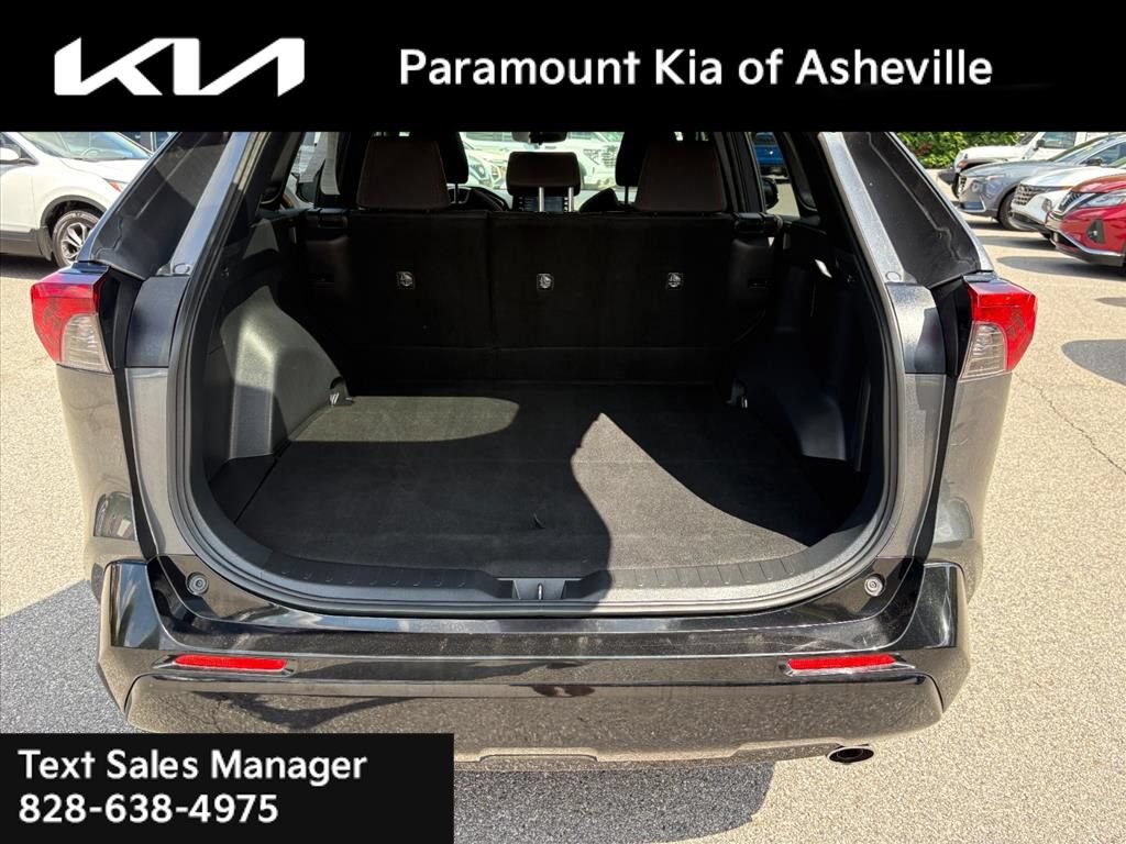 Used 2021 Toyota RAV4 SE w/ Weather & Moonroof Package AWD/4WD image 29