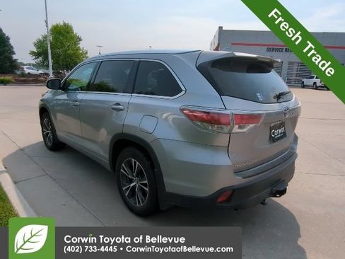 Used 2016 Toyota Highlander XLE AWD/4WD image 6
