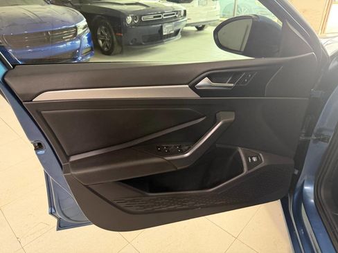 Used 2020 Volkswagen Jetta SE image 21