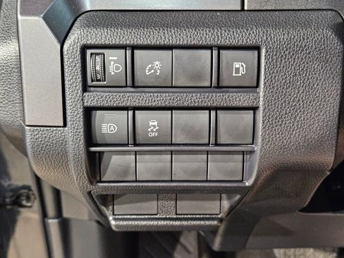 Used 2025 Toyota 4Runner SR5 AWD/4WD image 25