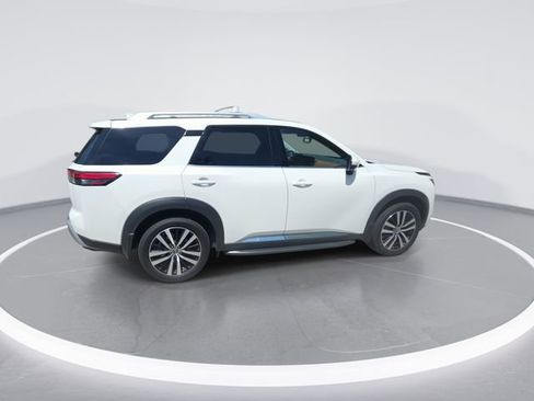 Used 2023 Nissan Pathfinder Platinum AWD/4WD image 9