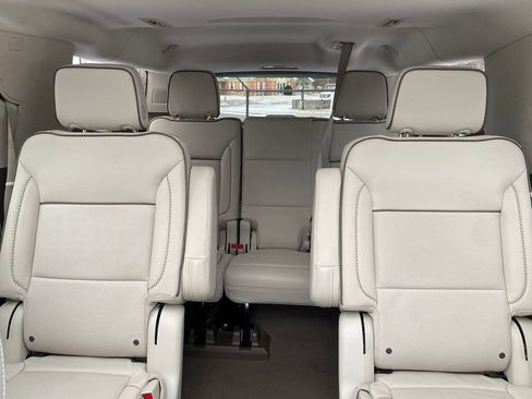 Used 2024 GMC Yukon XL Denali image 35