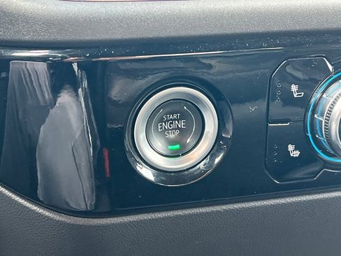 Used 2024 GMC Sierra 1500 SLT image 34