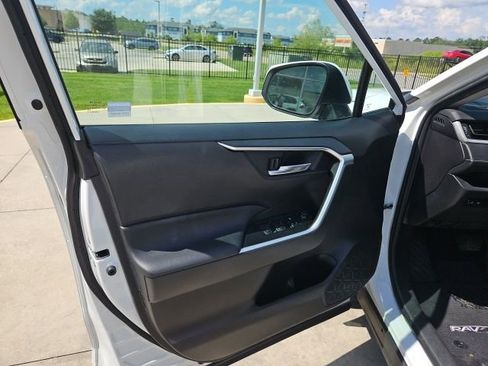 Used 2024 Toyota RAV4 XLE FWD image 22