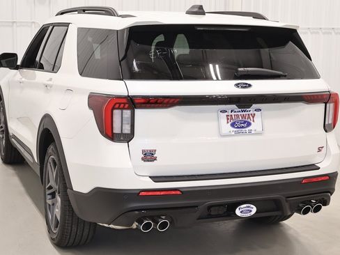 New 2026 Ford Explorer ST w/ Sun And Sound Package image 6