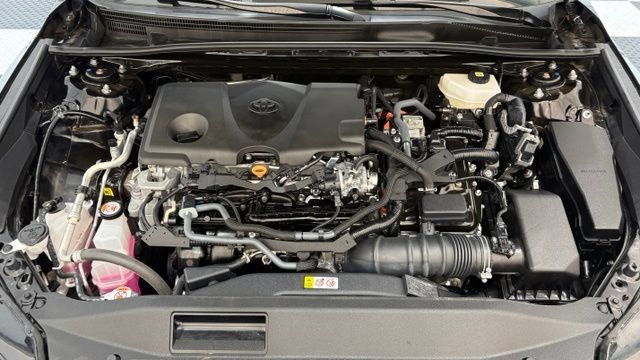 Used 2025 Toyota Camry SE FWD image 8