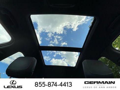 Used 2024 Cadillac XT6 Premium Luxury w/ LPO, Floor Liner Package AWD/4WD image 21