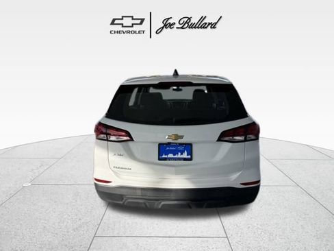 Used 2022 Chevrolet Equinox LS image 8