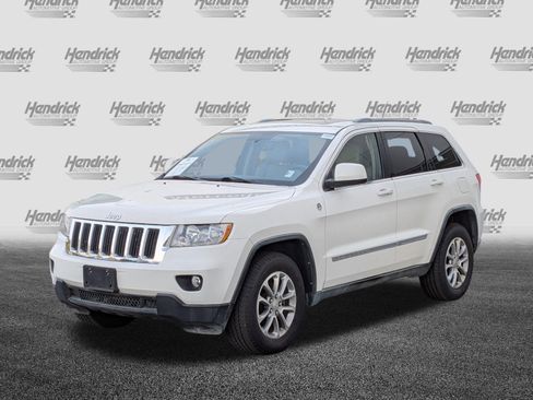 Used 2011 Jeep Grand Cherokee Laredo AWD/4WD image 5