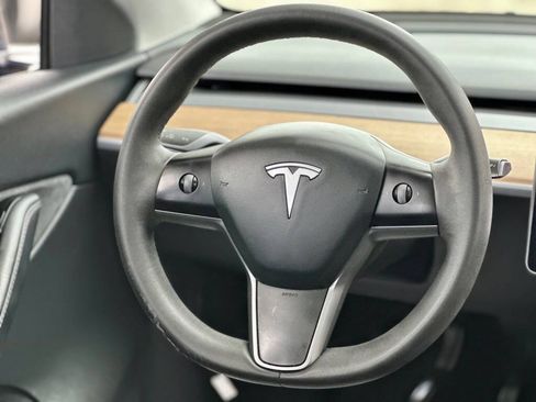 Used 2021 Tesla Model Y Long Range AWD/4WD image 10