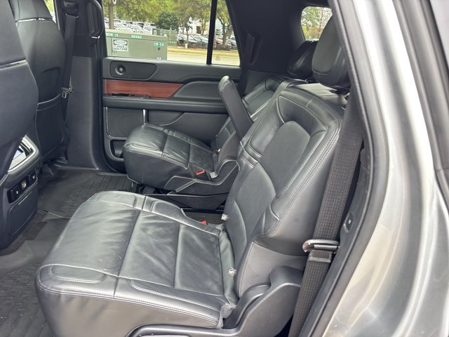 Used 2022 Lincoln Navigator L Reserve AWD/4WD image 16