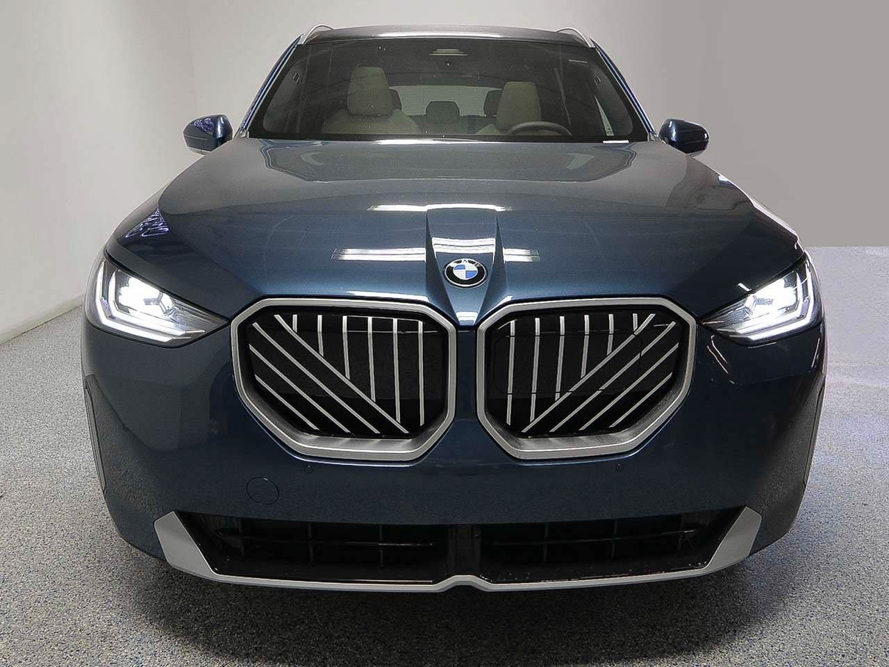 Used 2026 BMW X3 xDrive30i w/ Convenience Package AWD/4WD image 2