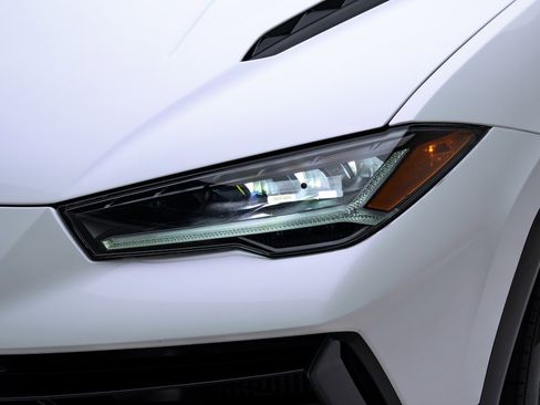 Used 2023 Lamborghini Urus S image 11