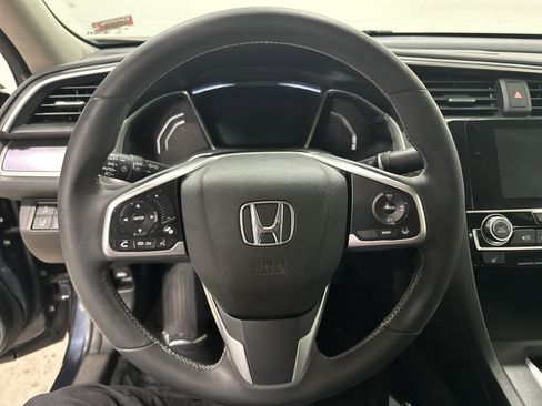 Used 2016 Honda Civic Touring image 18