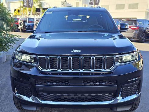 New 2025 Jeep Grand Cherokee L Laredo image 2