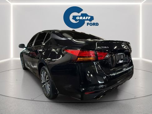 Used 2023 Nissan Altima 2.5 SV w/ SV Premium Package AWD/4WD image 5