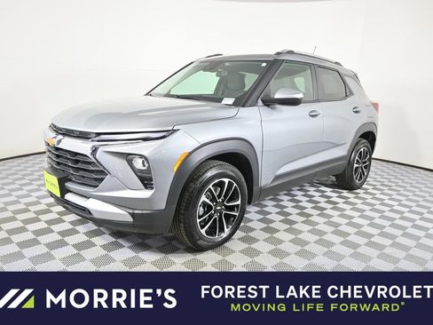 Used 2024 Chevrolet TrailBlazer LT w/ LT Cold Weather Package AWD/4WD image 1