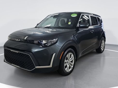 Used 2023 Kia Soul LX image 9