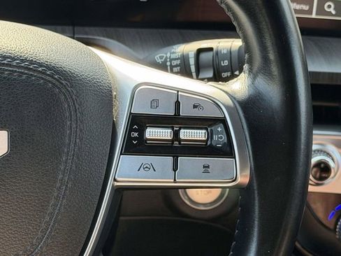 Used 2023 Kia Telluride EX w/ EX Captain's Chair Package image 19