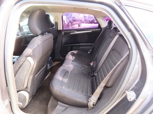 Used 2015 Ford Fusion SE image 19