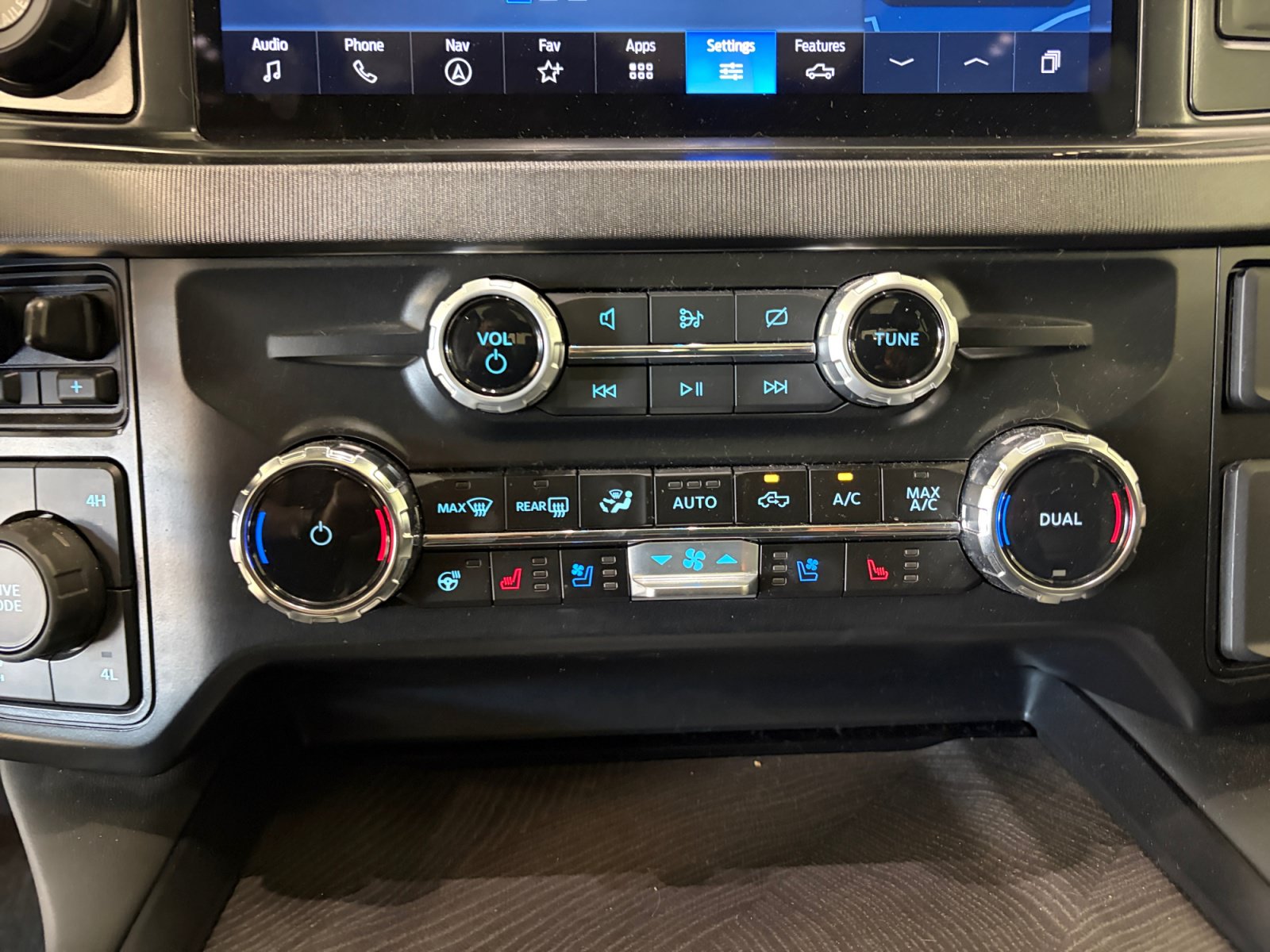 Used 2024 Ford F250 Platinum AWD/4WD image 17