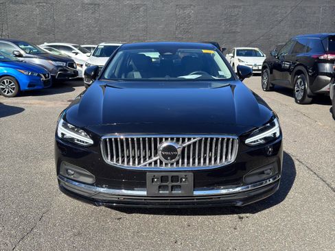 Used 2022 Volvo S90 B6 Inscription w/ Advanced Package image 2